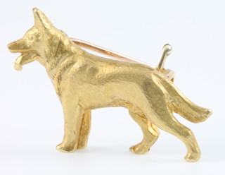 A 9ct gold bar brooch in the form of a standing Alsatian, 6 grams 