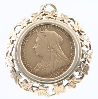 A sovereign 1899 in a 9ct gold 6 gram mount