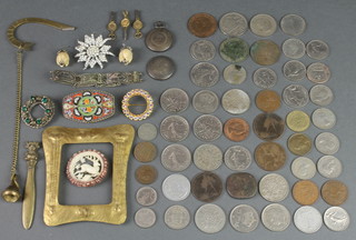 A micro mosaic brooch and minor items