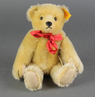 A Steiff replica 1909 brown bear with articulated limbs 9" 