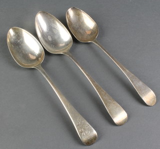 3 Georgian silver Old English spoons, mixed dates 164 grams 