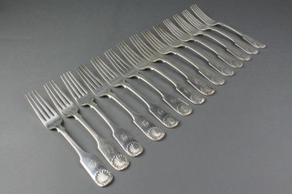 14 Victorian silver table forks with shell ends and engraved initial Edinburgh 1847/48, 34 ozs 
