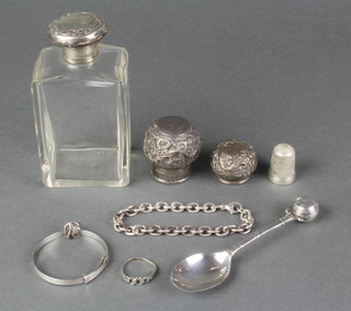 A silver mounted toilet jar London 1917, 2 silver lids and minor items 