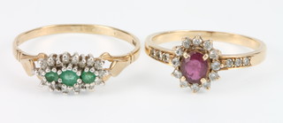 2 9ct gold gem set rings, size N 1/2 and R 