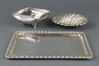 A Continental 900 rectangular shaped dish 2 1/2", a spiral ditto and a rectangular tray 