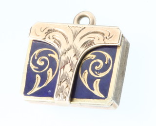 An early 19th Century gold and enamelled in-memoriam purse pendant with hair inset 12mm x 9mm 