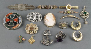 A Scottish silver hardstone brooch, minor Victorian gold and other jewellery 