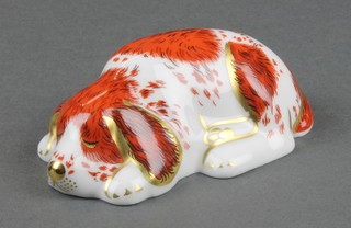 A Royal Crown Derby Puppy paperweight 3 1/2"