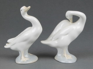 Two Lladro geese 4 1/2"