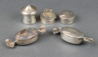 A Continental silver "sweet" box and 4 others 42g