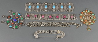 A quantity of foreign silver and other jewellery
