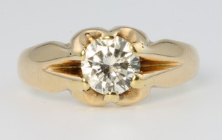 An 18ct yellow gold single stone claw set diamond ring, approx 1.03ct, size P