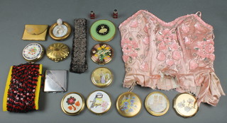 A collection of 12 compacts and minor bead work


