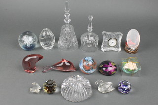 An Edinburgh crystal timepiece 3" and minor decorative glassware