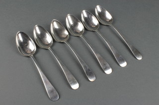 Six George III silver Old English dessert spoons, Edinburgh 1806, 138gr