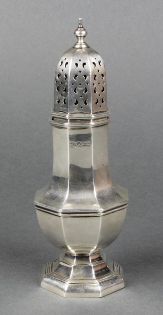 A silver octagonal sugar shaker Sheffield 1933 140gr 