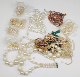 Minor cultured pearl and other bead necklaces 
