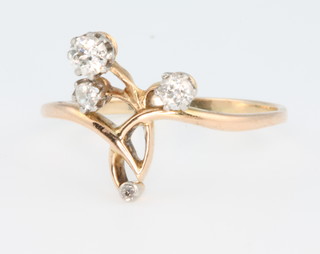 A yellow gold 4 stone diamond floral spray ring, size S