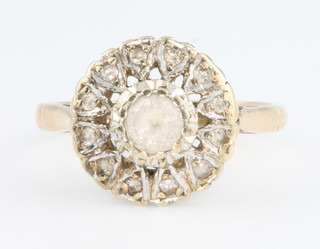A 9ct yellow gold diamond cluster ring size L 