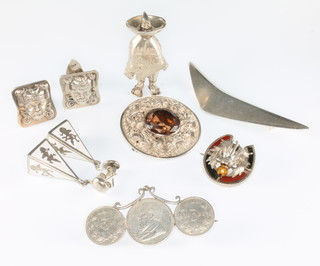 A Scottish cairngorm brooch and minor silver jewellery 