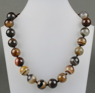 A banded agate bead necklace 18"