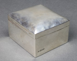 An Edwardian square silver cigarette box 3 1/2" 