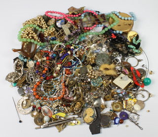 A quantity of Victorian and later costume jewellery  