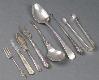 A Georgian silver table spoon, a Continental ditto and 6 other items 