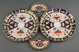 A pair of Royal Crown Derby Japan pattern fan shaped dishes 2451 4 1/2", a pair of ditto plates 2451 9" 