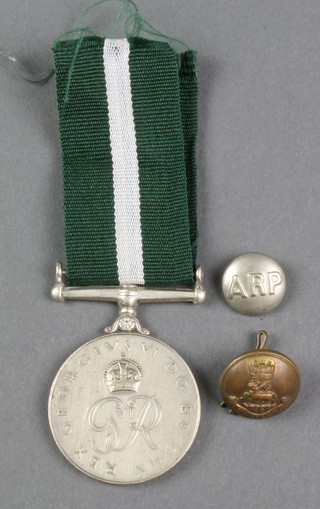 A Pakistan Independence medal to 23531854 FRN Allah Jawaya 13F.F.RIF. and 2 buttons