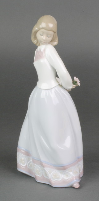 A Lladro figure of a young lady 6754 9" 