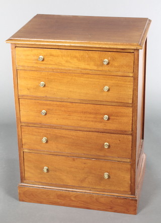 A Victorian mahogany collectors chest of 5 drawers with brass handles, raised on a platform base 27 1/2"h x 19 1/2"w x 14 1/2"d  