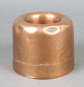 A circular copper jelly/ice cream mould 3", some dents