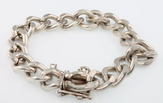 A silver flat link bracelet 48 grams