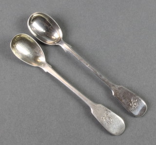 2 Victorian silver mustard spoons, London 1846 and 1864, 36 grams