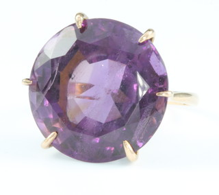 A 9ct yellow gold synthetic Alexandrite ring size O, an 18ct yellow gold ditto size K