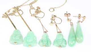 A yellow gold jade necklace, and 2 pairs of ditto earrings