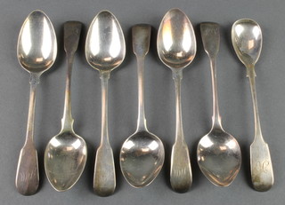 Seven Georgian silver teaspoons, mixed dates, 120 grams
