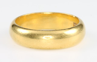 A high carat wedding band 10 grams, size R 1/2