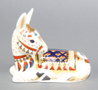 A Royal Crown Derby Japan pattern paperweight in the form of a donkey with gold stopper 5" 