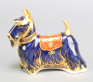 A Royal Crown Derby Japan pattern paperweight in the form of a Scottish Terrier with gold stopper 5 1/2" 