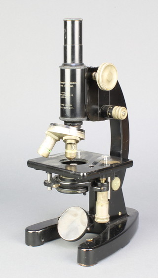 A Cooke Troughton and Simms Ltd minocular microscope marked 1DIV=002NM 
