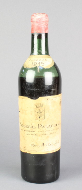 A bottle of 1945 Bodegas Palacio  Rioja 