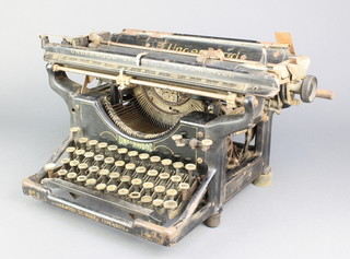 An Underwood no.3 typewriter 