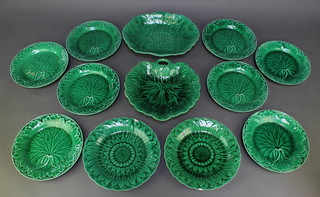 8 19th Century Wedgwood green leaf pattern plates and a ditto serving dish, 2 lattice ditto and a vinous dish 