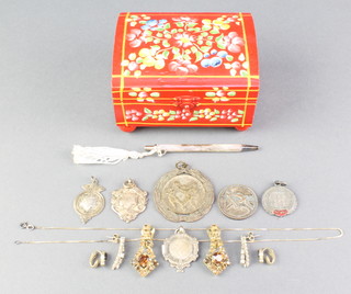 A silver propelling pencil, minor silver fobs and jewellery 