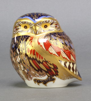 A Royal Crown Derby Japan pattern paperweight in the form of an owl with gold stopper 3" 