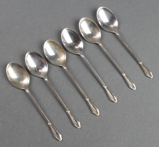 A set of 6 silver coffee spoons Birmingham 1958, 40 grams