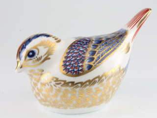 A Royal Crown Derby Japan pattern paperweight in the form of a Derwent Gold Crest with gold stopper 3 1/4"
