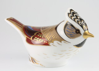 A Royal Crown Derby Japan pattern paperweight in the form of a Crested tit with gold stopper 4"